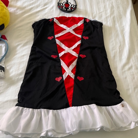 2 costumes in 1! 5 pc Alice in Wonderland reversible to Queen of Hearts costume - Picture 2 of 7
